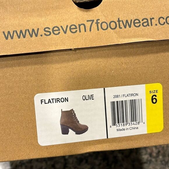 SEVEN7 Women's Flatiron Lug Sole Boots - Picture 6 of 14